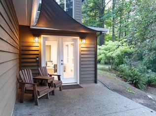 6701 NE Day Rd W, Bainbridge Island, WA 98110