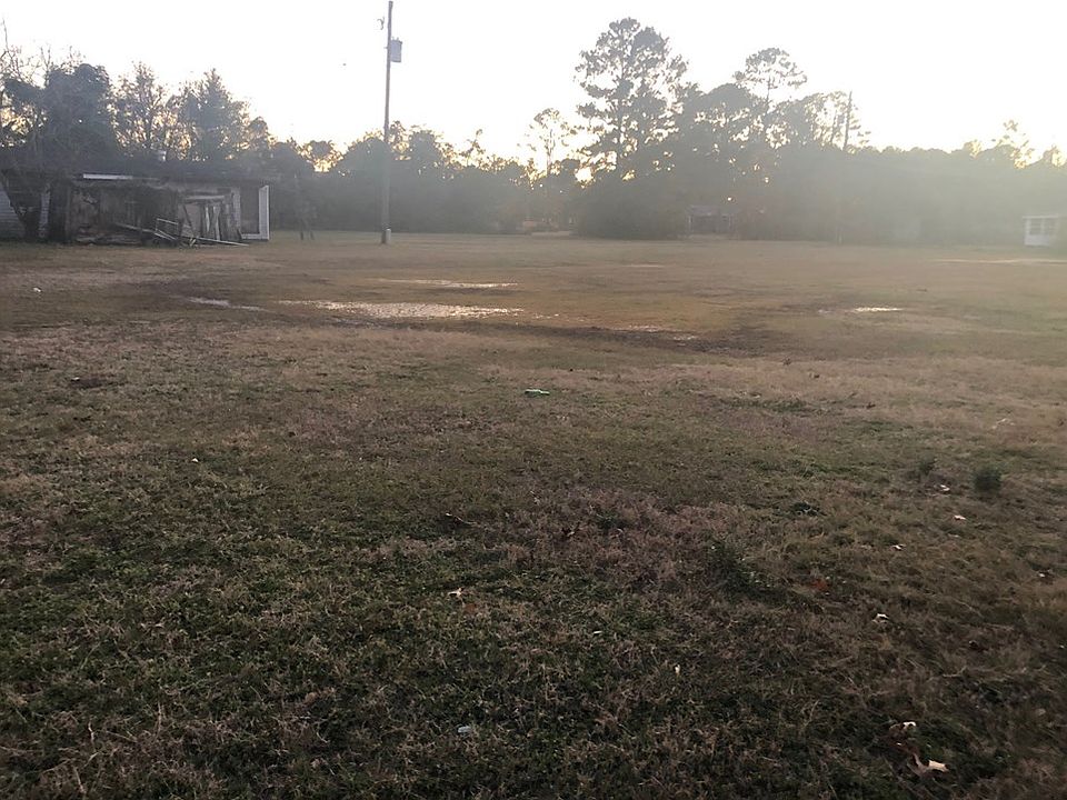 2nd image of 400 Louis Ave