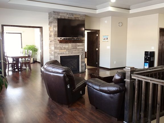 2nd image of 3105 Foxtail Dr E