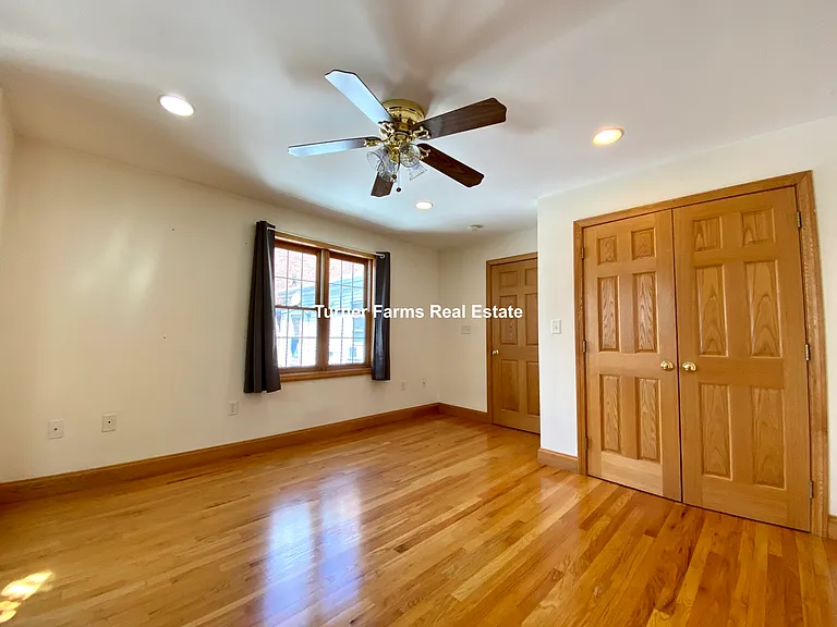 241 W 3rd St #2A — Photo 5