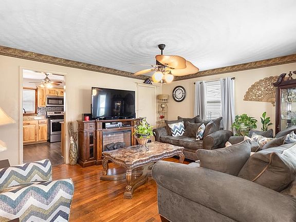 5th image of 402 Bertha Ln