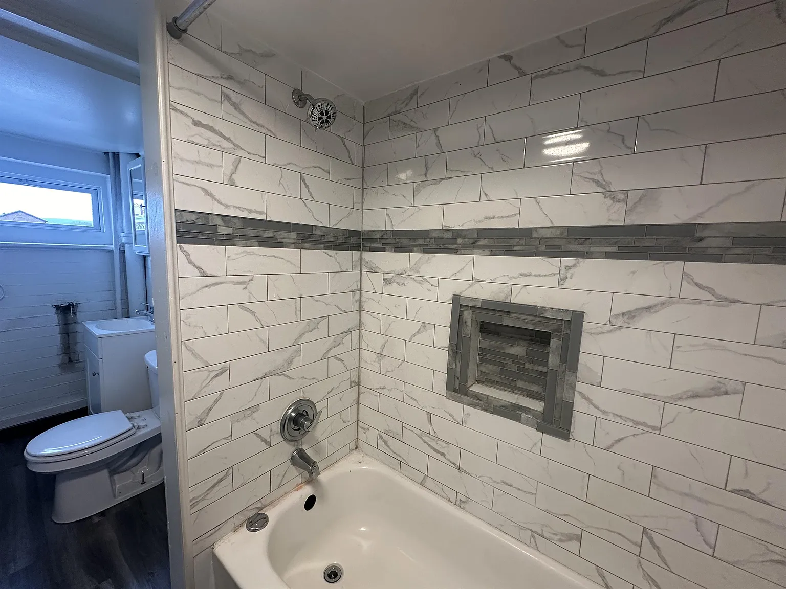 10 W Fulton St — Photo 2