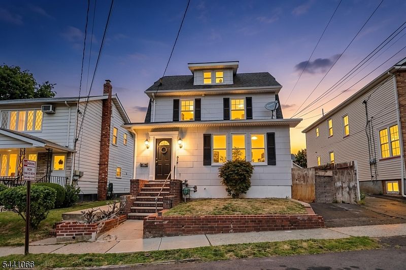 1st image of 315 Itaska St