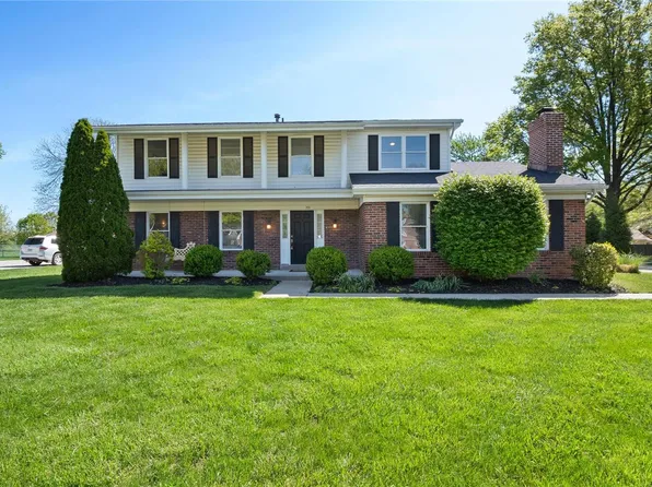 355 Lafayette Ct, Ballwin, MO 63011