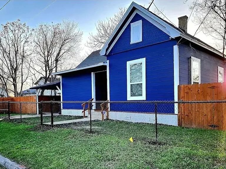 215 N Polaris St — Photo 1