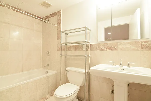 Rented by Bold New York | media 12