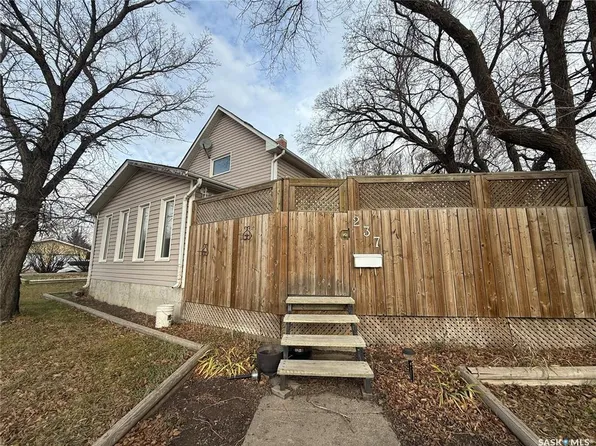 237 Perkins STREET, Estevan, SK S4A 0C3