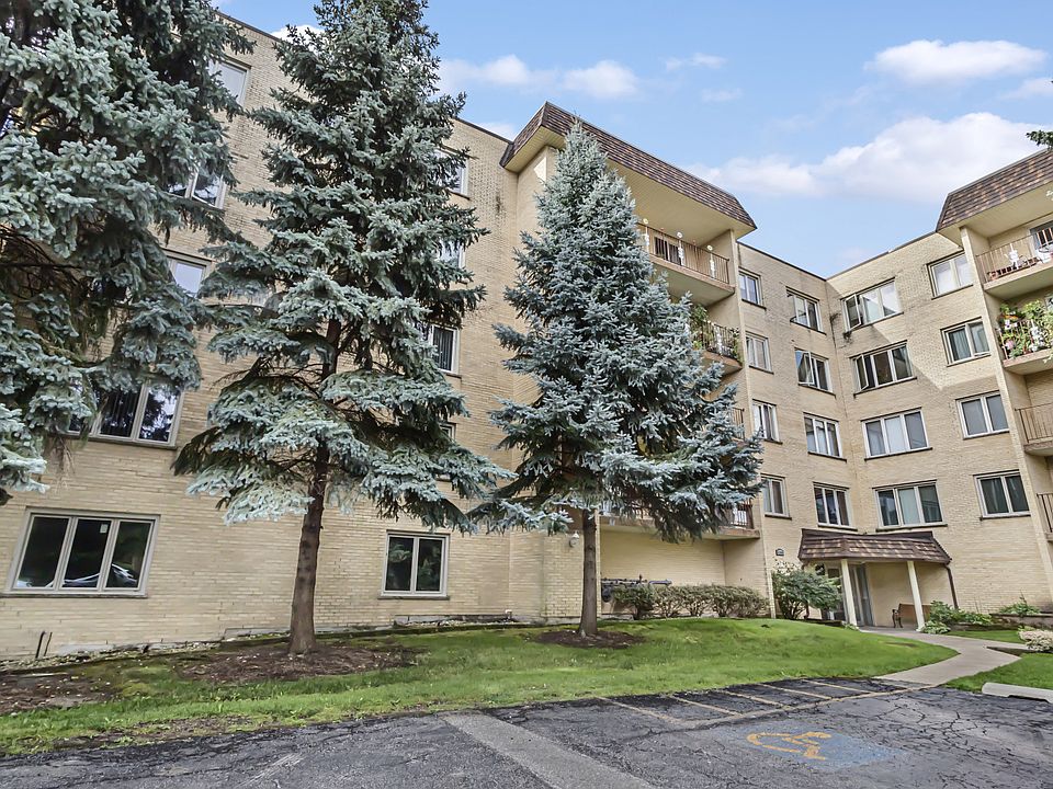 1st image of 4106 N Narragansett Ave APT 404