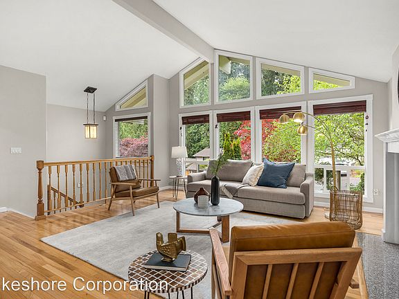 4th image of 17100 NE 28th Pl