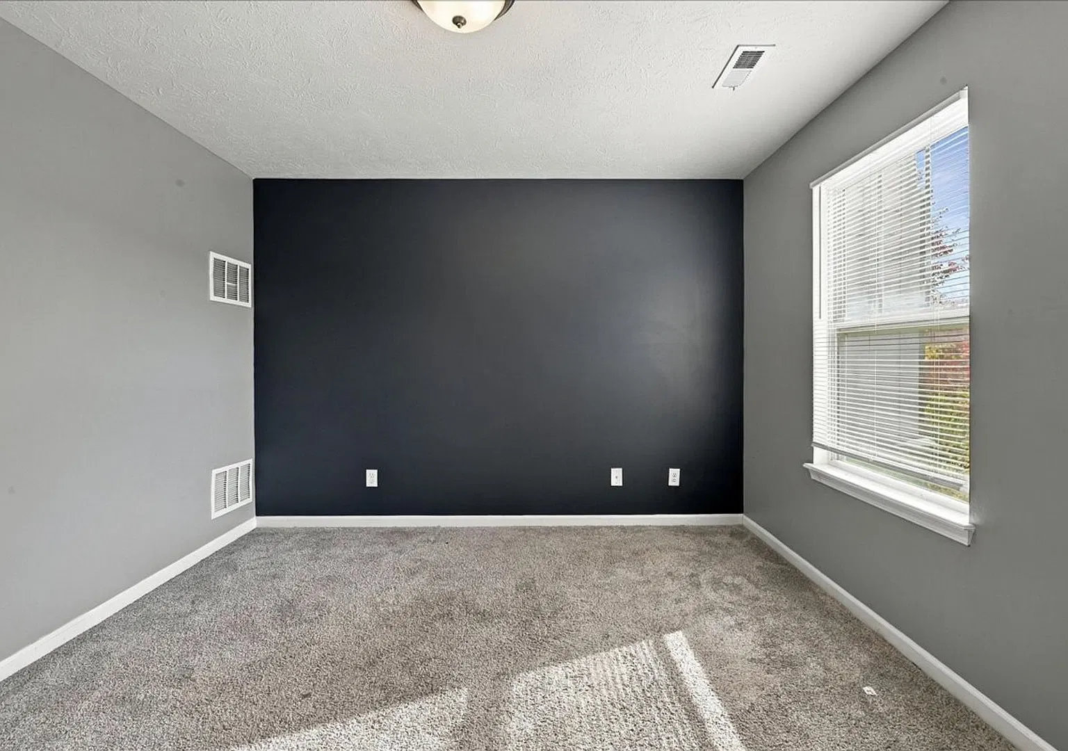2948 W New York St - $1940.00/mo. — Photo 4