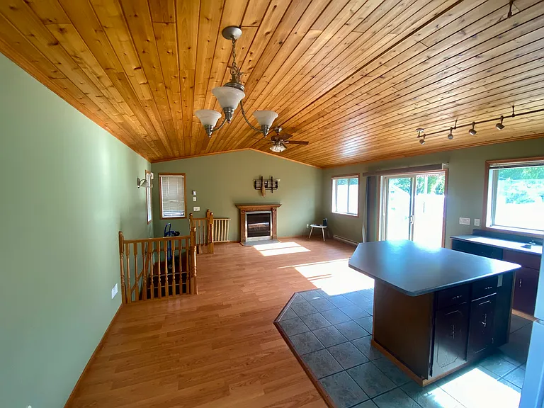 525 Central Ave — Photo 10