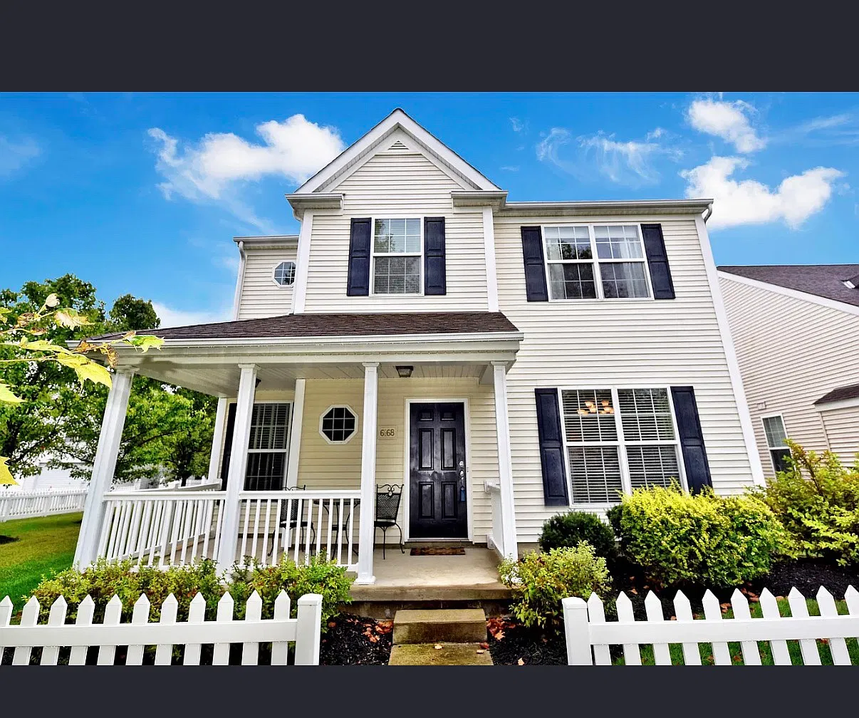 3 bed, 2.5 bath, 2400 sqft, $2,700 — Photo 1