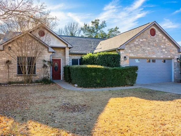 2445 Rock Creek Dr, Kerrville, TX 78028
