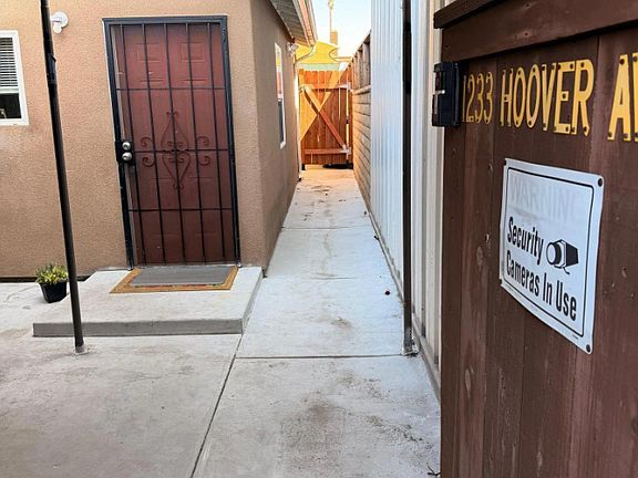 5th image of 1231 Hoover Ave #1233