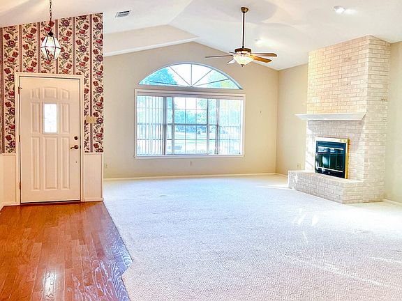 2nd image of 715 Riverhill Blvd