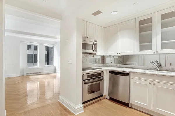 Rented by Compass | media 7