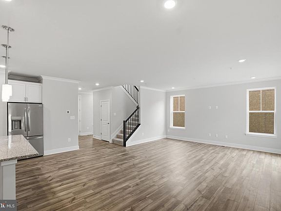2nd image of 502 Willowshire St