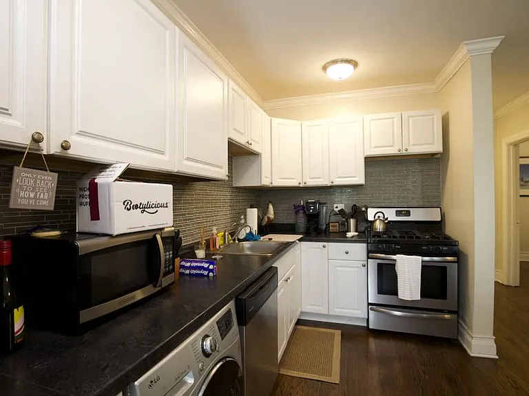 2129 N Dayton St #102 — Photo 4