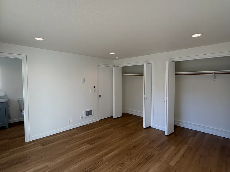 1050 NE Butler Market Rd #20 — Photo 28