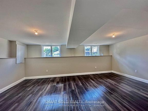 5th image of 171 Garden Ave E