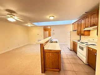 Building Photo - 133 S Hill St #201
