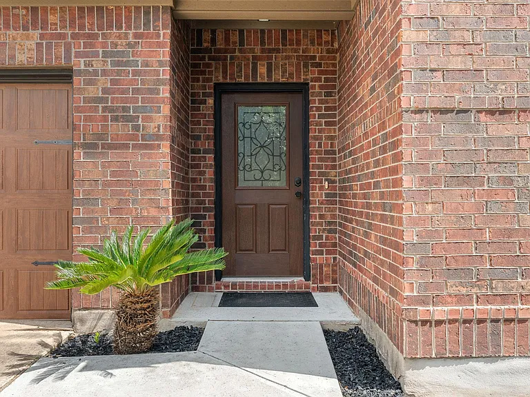1244 Yellow Iris Rd — Photo 2