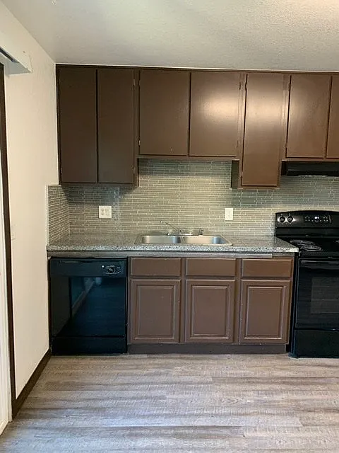 8473 Kelley Dr — Photo 4