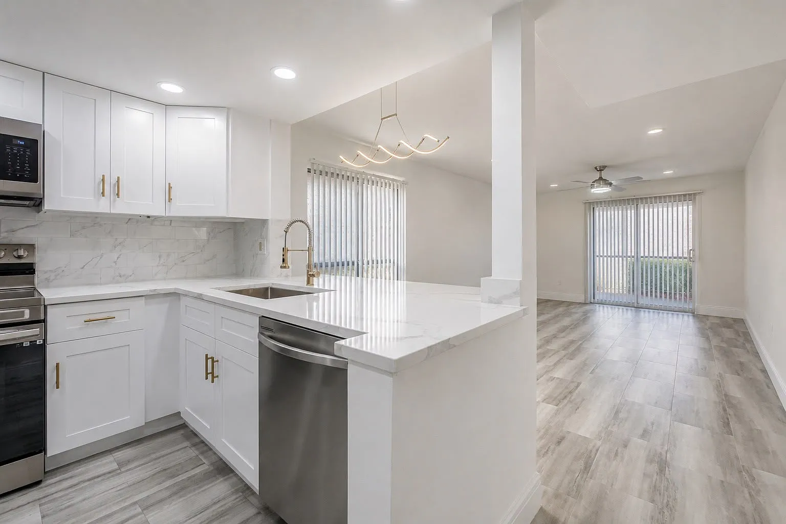 2 bed, 1217 sqft, $2,200 — Photo 2