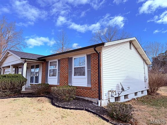 2nd image of 1864 Redcoat Dr