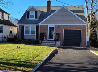 488 Twin Oaks Rd, Union, NJ 07083