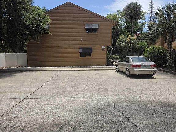 4th image of 818 N Halifax Ave