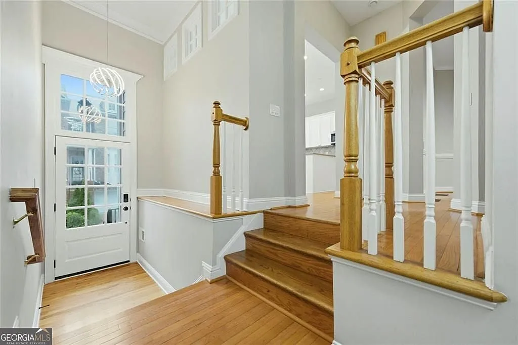 4 bed, 3.5 bath, 3751 sqft, $3,500 — Photo 2