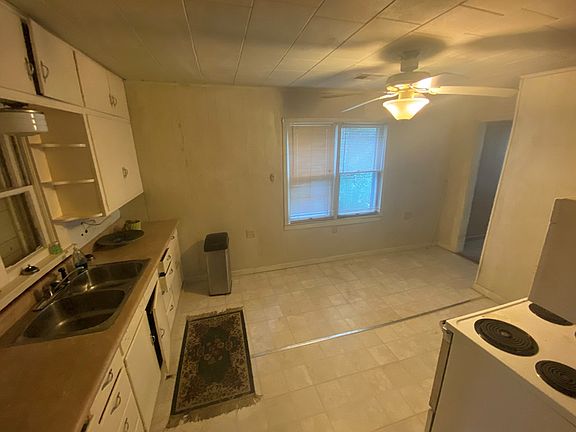 5th image of 1623 Belmont Ave