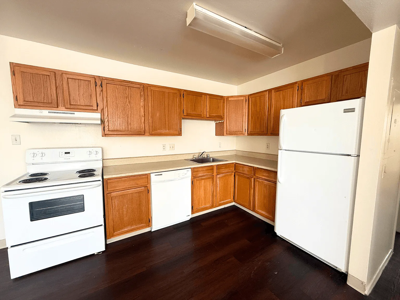 Townview Plaza Apartments — Photo 1