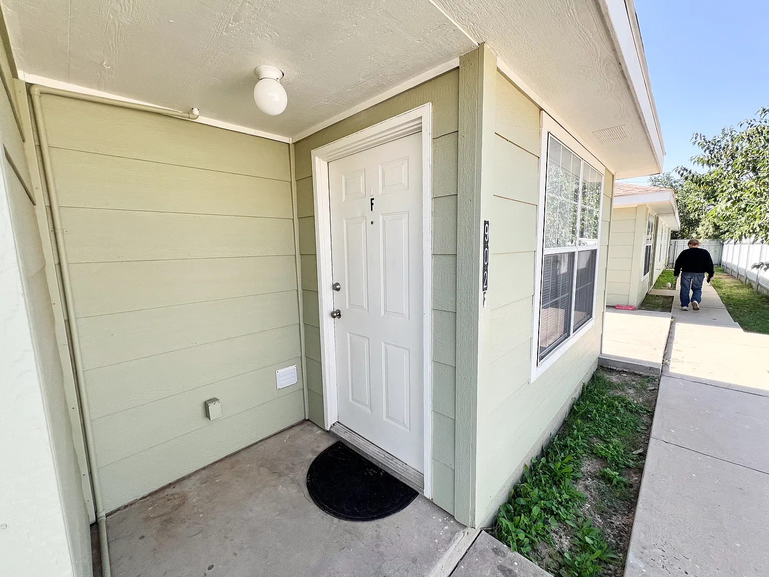 902 Scurry Street — Photo 1