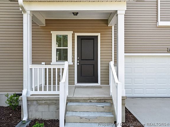 4th image of 218 Horse Trot Ln