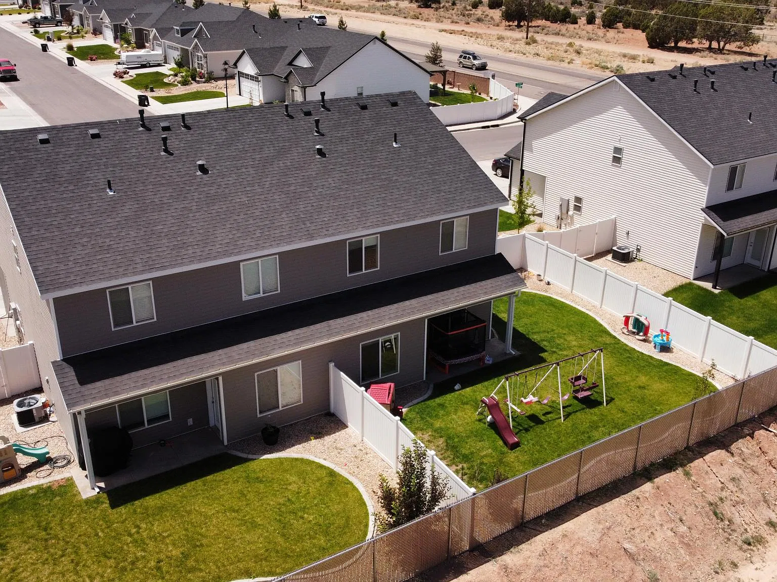 3 bed, 2.5 bath, 1673 sqft, $2,000 — Photo 3
