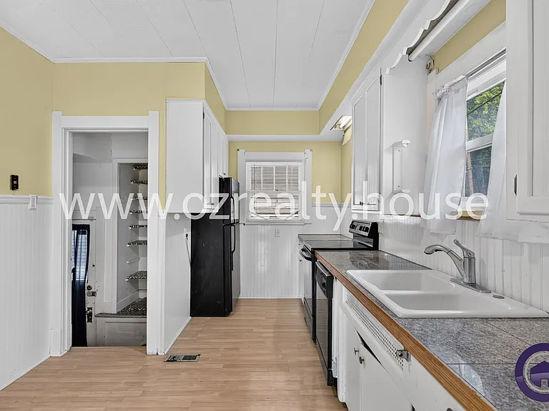 920 Wright Ave — Photo 6