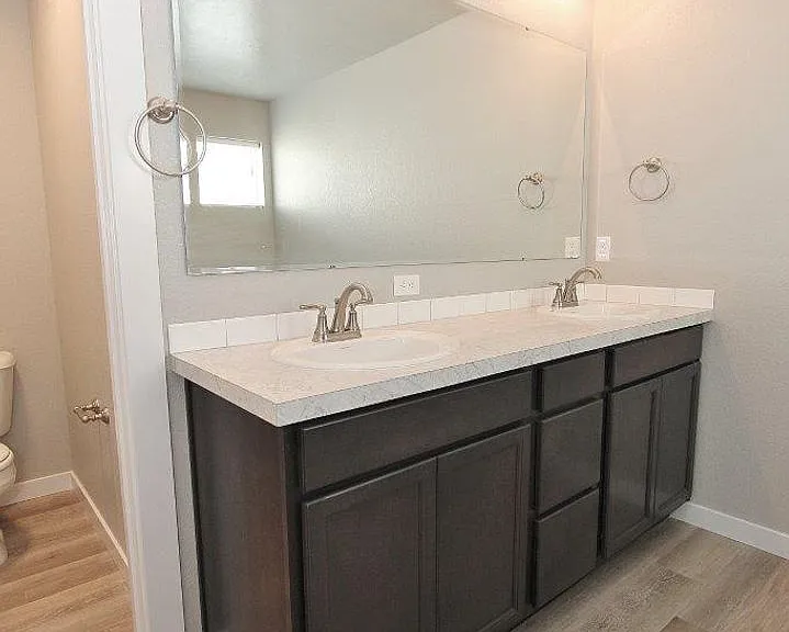 2130 N Morello Ave — Photo 13