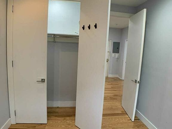 5th image of 175 E 105th St APT 4R