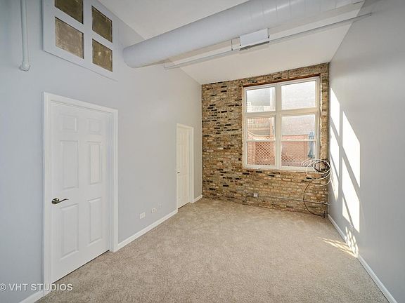 4th image of 1907 N Milwaukee Ave APT 208