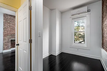 Rented by Imperial Property Advisers