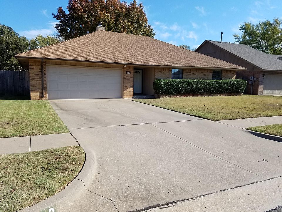 1st image of 912 Countrywood Ln