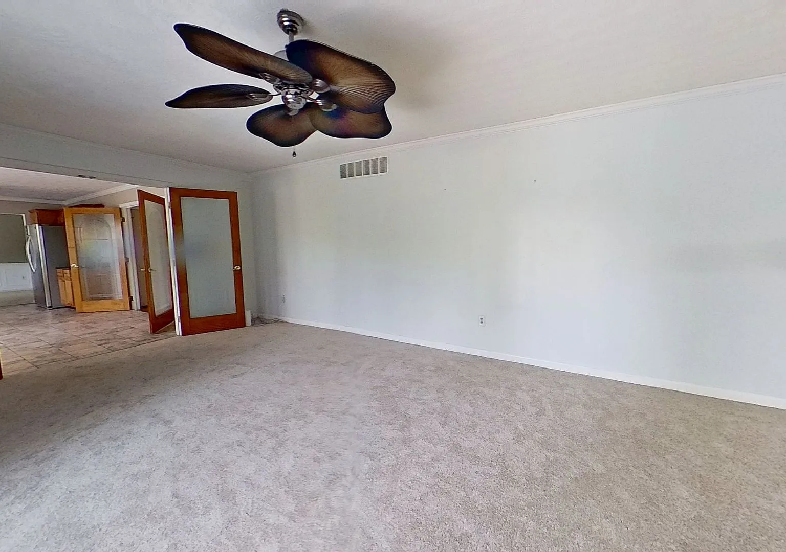 Spacious Single Family Home — Photo 2