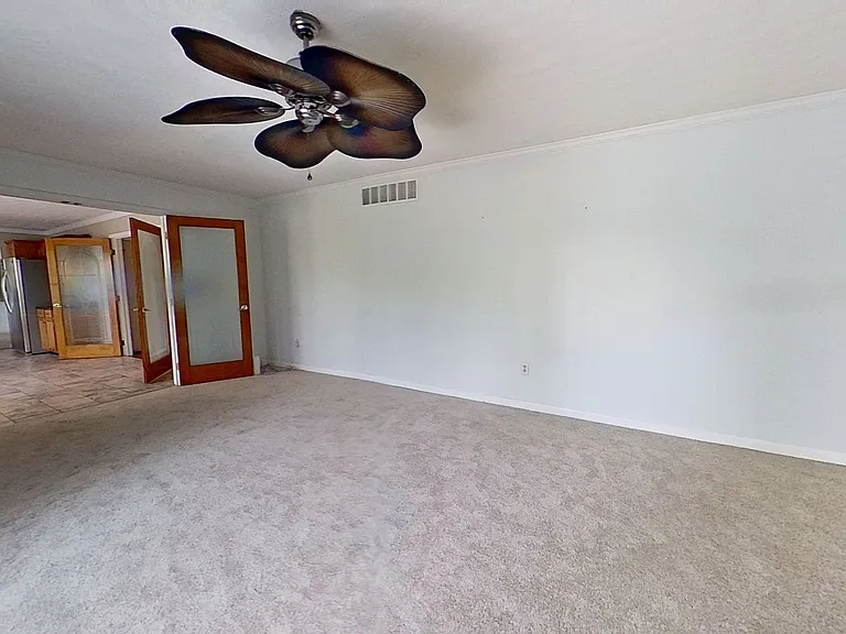 110 Hershey Cir — Photo 2