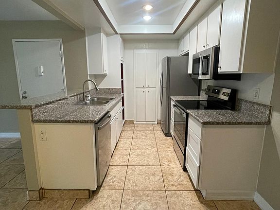 3rd image of 3535 Banbury Dr APT 119