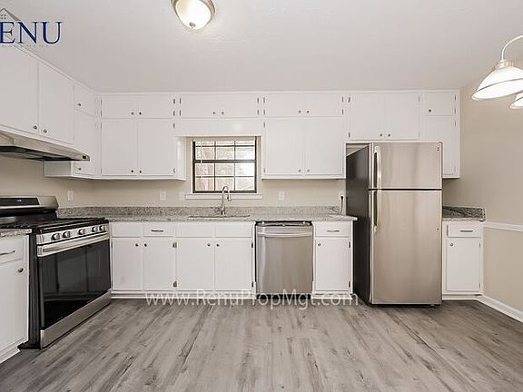 2nd image of 526 Knollwood Dr