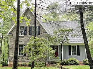 21 Maple Leaf Ln, Glade Valley, NC 28627