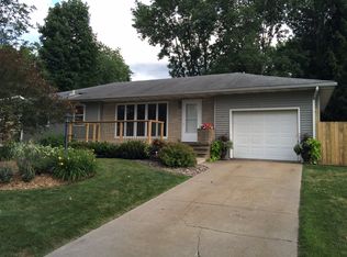 372 W Park St, River Falls, WI 54022