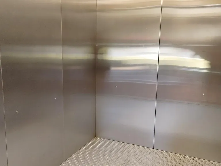 large elevators-easy move ins